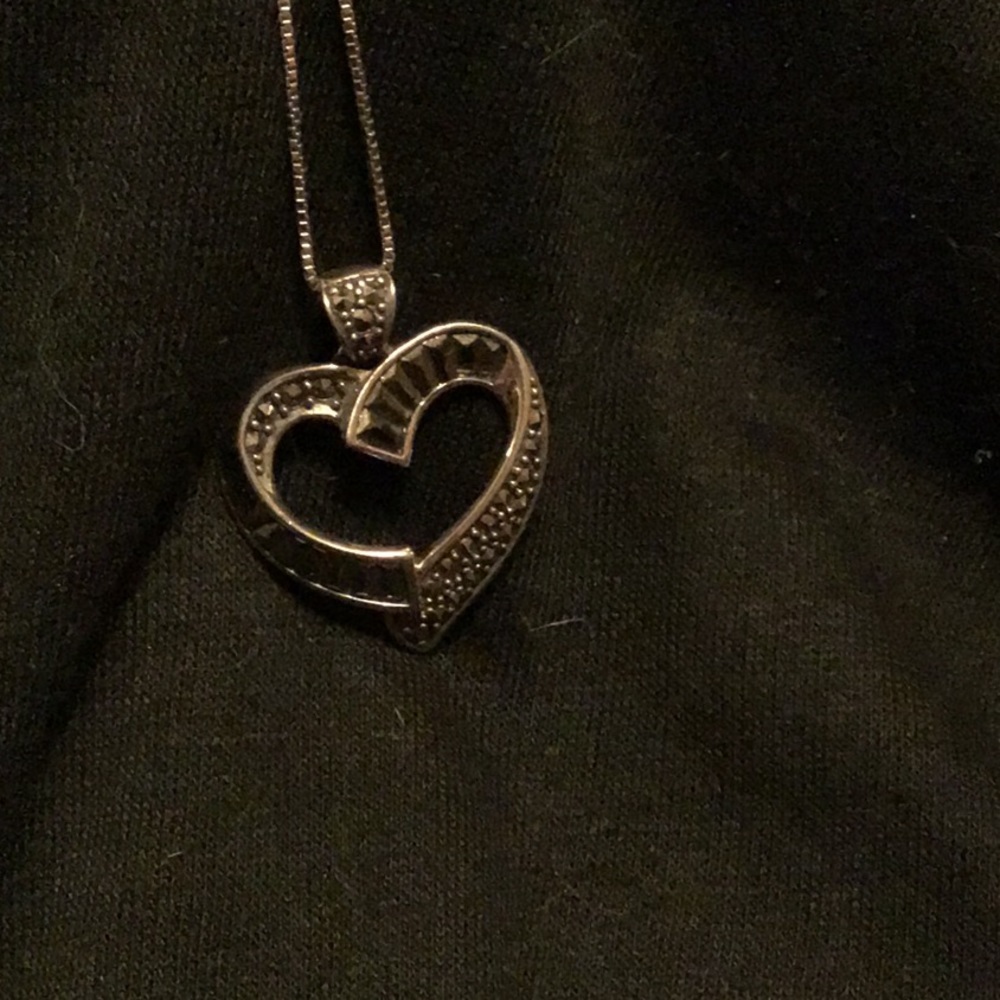 Marcasite heart pendant; 925 sterling Thailand